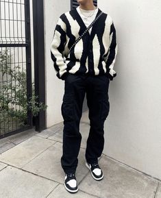 Men Street Fashion 2023, Mens Knitwear Outfit, Bloodyosiris Outfits, Black And White Aesthetic Outfit Men, Black And White Streetwear Men, Cardigan Streetwear Men, Cardigan Outfit Aesthetic Men, Black And White Outfit Ideas Men, Black And White Mens Outfit