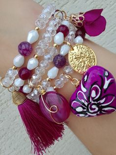 Boho Jewelry Diy, Beautiful Beaded Jewelry, Fancy Jewellery Designs, Beading Jewelery, Beads Bracelet Design, Beaded Jewelry Designs, Diy Wire Jewelry, Bohemian Bracelets, Handmade Jewelry Diy