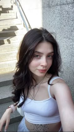 ليلي كولينز, Pale Skin, Dark Hair, Girl Face, White Top, Aesthetic Girl, Face Claims, Beauty Women, Pretty People