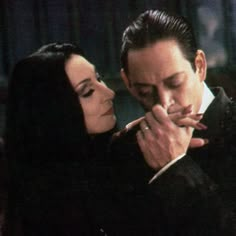 Gomez Morticia, Morticia Gomez, Halloween Films, Morticia And Gomez Addams, Morticia And Gomez, Best Halloween Movies, Gomez And Morticia, Gomez Addams, Anjelica Huston