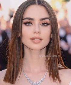 Quinceanera Makeup, Everyday Eye Makeup, Ocean Ring, Brunette Makeup, Tanned Makeup, Breast Workout, Glam Makeup Look, Elegant Makeup