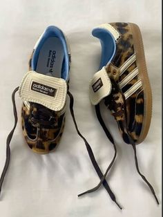 Leopard Adidas, Adidas Leopard, Cheetah Shoes, Samba Shoes, Looks Pinterest, Dr Shoes, Shoe Wishlist, Leopard Shoes, Wales Bonner