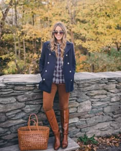 Fall Outfits Ideas, Early Fall Outfits, Julia Berolzheimer, Preppy Fall, Gal Meets Glam, Legging Outfits, Stunning Outfits, Fall Winter Style, Early Fall