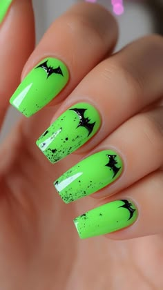 Light up your Halloween with Neon Green nails featuring Black Bats—bold and spooky! This vibrant design adds a thrilling touch to your festive look. Click the pin for more electrifying nail art ideas and follow us for the latest trends! #NeonGreen #BlackBats #HalloweenNails #NailArt #SpookyDesigns Black And Green Dip Nails, Neon Nails Halloween, Nail Art Ideas Halloween, Lime Green Halloween Nails, Short Neon Green Nails, Neon Green Halloween Nails, Black And Green Halloween Nails, Halloween Green Nails, Green Halloween Nail Designs