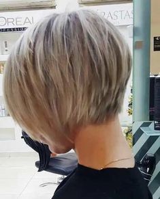 Stacked Hair, Chin Length Hair, Bob Haircut For Fine Hair, Short Hair Trends, Messy Short Hair, Edgy Short Hair, Short Hairstyles For Thick Hair, Bob Hairstyles For Fine Hair, Short Choppy Hair