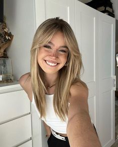 Barely There Curtain Bangs, Long Blonde Hair With Glasses, Cheekbone Curtain Bangs With Layers, Light Curtain Bangs Long Hair, Light Top Dark Bottom Hair, Side Bangstyle Hair Long Layers, Teen Girls Haircut, Glasses For Blonde Hair, Curtain Bangs Glasses