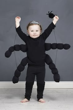 Spider Costume Diy, Toddler Spider Costume, Spider Costume Kids, Diy Spider Costume, Diy Carnaval, Spider Halloween Costume, Diy Spider, Spider Costume