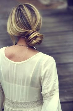 lovely loose bun Tutorial Chignon, Hair Styles 2014, Low Bun, Bun Hairstyles For Long Hair, Love Hair, Great Hair, Top Knot