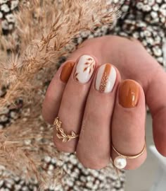 50  Stunning Fall Short Nail Designs To Try This Autumn! Fall 2023 Nail Art, Bridal Nails With Color, Rustic Orange Nails Fall, Elegant Fall Nails Short, Autumn Nails Easy Simple, Delicate Fall Nails, Fall Themed Short Nails, Fall Nail With Design, October Nails Fall Short Simple