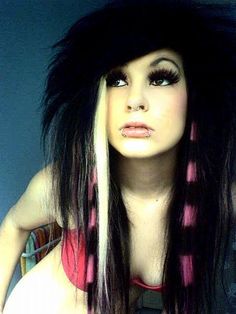 2000s Emo Hairstyles, Emo Haircut, Scene Girl Fashion, Early 2000s Emo, Raccoon Tail, Emo Hairstyle, Emo Hairstyles