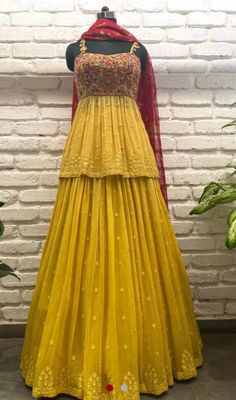 Normal Lehenga, Wadding Dress, Kurti Aesthetic, Haldi Photoshoot, Simple Lehenga, Black Lehenga