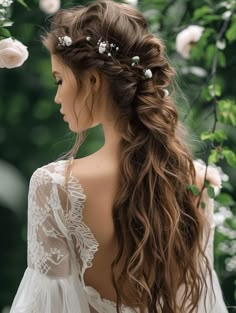 Long Hair Braid Wedding Styles, Flowy Bridal Hair, Forest Wedding Hairstyles, Bride Hairstyles Long Hair, Wedding Hairdos For Long Hair, Side Wedding Hairstyles, Forest Wedding Hair, Whimsical Wedding Hair