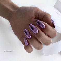 Purple Chrome Nails, Almond Gel Nails, Pink Chrome Nails, Nagellack Trends, Chrome Nails Designs, Medium Almond, Metallic Nails, Artificial Nails, Chrome Nails