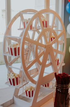 State Fair Themed Ferris Wheel Popcorn Party Decor Country Fair Party Decorations, Coney Island Party Theme, Carnival Table Setting, Country Fair Wedding Theme, Ferris Wheel Birthday Party, Ferris Wheel Food Display, Theme Park Party Ideas, State Fair Decorations, Fun Fair Themed Party