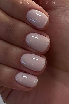 Nails With Pale Skin, Short Shellac Nails Neutral, Cute Gel Polish Nail Ideas, Nude Gel Manicure Short Nails, Nail Color That Goes With Navy Dress, Fall Milky Nails, Short Nails Fair Skin, Short Nails Ideas Solid Color, Short Natural Acrylic Nails Squoval