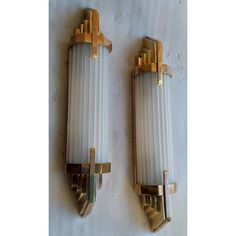 Pair Skyscraper Vintage Art deco light Old Lamp Wall Sconces Fixture Brass & Frosted Glass Rod Ship Light  Excellent Working Condition Without any damage  Size Length 21 inch Breadth 4 inch Width 4 inch Fixture Brass, Art Deco Lamp Shades, Ship Light, Art Deco Light, Deco Wall, Art Deco Wall, Old Lamps, Art Deco Lighting, Art Deco Lamps