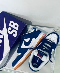 Nike Sb Dunk Low La Dodgers, Nike Sb Dunks Outfit, Dodger Dunks, Nike Dunk Outfit, Replica Sneakers, Dunk Lows, Sb Dunks, Futuristic Shoes