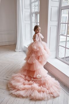 AL056 | alexandrina Long Train Tulle Dresses, Tulle Ball Gown With Voluminous Skirt, Voluminous Tulle Ball Gown Dress, Princess Dress With Detachable Train For Party, Tulle Evening Dress With Ruffles, Tulle Ball Gown Dresses With Ruffles, Tulle Ruffle Dress For Gala, Organza Dress With Tulle Skirt And Long Train, Sleeveless Tulle Dress With Detachable Train