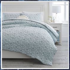 Transform your bedroom into a serene retreat with these stunning blue master bedrooms decor ideas. From calming shades of blue to elegant decor accents, find inspiration to create your dream space. Elevate your bedroom design with these beautiful blue decor ideas. Comforters Teen, Twin Size Comforter, Blue Comforter, Twin Xl Mattress, Girls Bedding Sets, Floral Comforter, Quilt Comforter, Quilted Sham, Teen Bedding