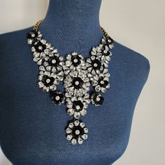 Beautiful Statement Necklace And Earrings Set 20" In Length Flower Bib Style Clear Crystal Stone Flowers With Acrylic Black Centers Black Acrylic Post Earrings New @449c Statement Glam Gala Wedding Party Formal Elegant Cocktail Elegant Beaded Flower-shaped Jewelry, Silver Jewelry With Flower Decoration For Party, Silver Party Jewelry With Flower Decoration, Elegant Beaded Flower Pendant Jewelry, Flower Shaped Necklaces For Party, Elegant Black Jewelry With Flower Charm, Flower Shaped Metal Jewelry For Parties, Elegant Beaded Flower Pendant Necklace, Floral Jewelry For Parties