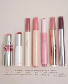 Lip Combo Aesthetic, Coquette Makeup, Lip Combos, Lip Gloss Makeup, A Daily Routine, Gloss Makeup, Makeup Accesories