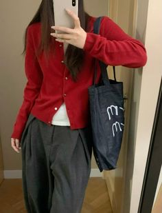 ♥️ Dalat Outfits, Aw Outfits, Ootd Cardigan, Casual Day Outfits, Red Cardigan, La Fashion, Casual Style Outfits