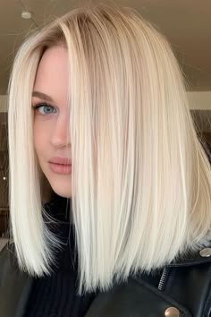 Side Part Blonde, Blonde Bob Haircut, Red Bob, Medium Blonde Hair, Lob Haircuts, Blonde Lob, Short Blonde Haircuts, Lob Haircut, Trendy Hairstyle