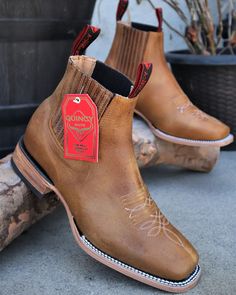 Botines Charros para Hombre de Cuero Vacuno Grasso de Primera Calidad



Confeccionados a mano por Maestros Artesanos



Fina Piel de Cuero Vacuno Nobuck de Calidad Premium

Color: Miel Acabado Grasso

Horma: Punta Cuadrada

Suela de Vaqueta

Ancho: EE

Tacon de 1.5" pulgadas de alto

Marca: Quincy Boots

Made in Mexico



PARA VENTA EXCLUSIVA EN LOS USA


Modelo: Q82BP5451 Men’s Cowboy Boots, Country Boots Outfit, Best Cowboy Boots, Roper Cowboy Boots, Cowboy Shoes, Country Boots, Cowboy Outfits, Men’s Boots, Mens Boots Fashion