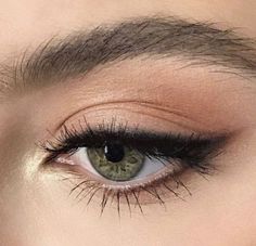 Eye Highlighter, Natural Eyeliner, Trendy Eyeshadow, Cat Eye Makeup, Smink Inspiration, Eye Makeup Steps, Neutral Makeup, Makeup Hacks