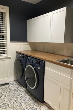 Laundry Remodel Navy Blue Houses, Navy Blue Tile, Landry Room, Blue Laundry Rooms, Pretty Tiles, Navy Walls, Laundry Room Remodel