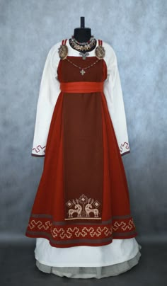 Viking Apron Dress, Norse Clothing, Gaun Abad Pertengahan, Celtic Clothing, Viking Garb, Medieval Garb, Viking Dress, Viking Costume, Viking Women