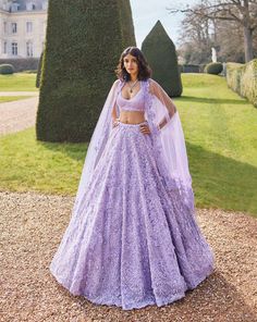 Mauve Sequin Lehenga Set Purple Pastel Lehenga, Punjabi Bride Wedding Outfits, Indian Sweet Sixteen Dresses, Lengha Dress Gowns, Lilac Wedding Lehenga, Light Purple Dupatta, Lavender Indian Wedding Dress, Lavender Bridal Lengha, Ring Ceremony Lehenga