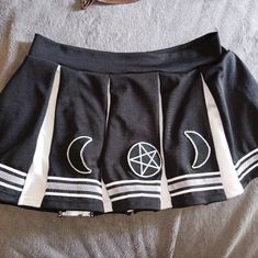 Selling A Brand New Witchy Cheerleader Mini Skirt. Is Brand New But Without Tags. Perfect To Gift Or For Yourself And Perfect For Fall/Halloween Vibes White Harajuku Style Mini Skirt, Black Harajuku Style Skirt, Casual Black Mini Skirt For Cosplay, White Harajuku School Bottoms, White Harajuku Style School Bottoms, Black Punk Mini Skirt For School, Black Punk Skirt For School, Black Fitted Harajuku Mini Skirt, Harajuku Black Pleated Mini Skirt