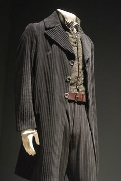 Sherlock Holmes Aesthetic Victorian, Steampunk Detective, Sherlock Holmes Aesthetic, Medieval Male Clothing, Jenny Beavan, Frock Coat, Costume Designer, Poses References, Robert Downey