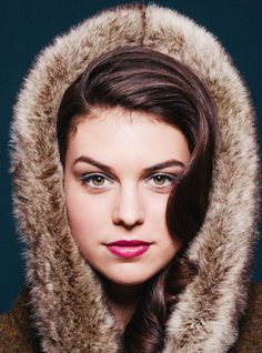 How To Keep Your Heater From Ruining Your Skin+#refinery29 Winter Skin Care Routine, Bright Eyeshadow, Bold Makeup Looks, Bright Makeup, Anna Karenina, Women Issues, Winter Makeup