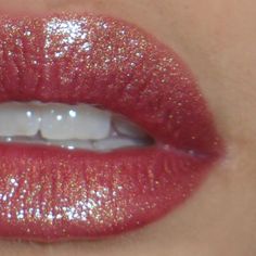 MAC Funbathing Cremesheen Lipstick Glitter Tips, 38 Super, Nails Glitter, Ideas Nails, Makeup Box, Kiss Makeup, Red Lipstick