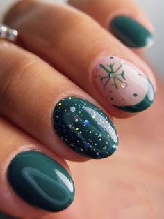 Rate This winter nail ideas From ⭐1~10. SAVE & FOLLOW i will update everyweek. Green Winter Nails Short, Holiday Gel Nails Short, Christmas Gel Nail Art, December Gel Nails Short, Short Almond Nails Designs Winter, Christmas Nails Simple Classy Green, Short Christmas Nails Green, Green Winter Nail Designs, Dark Green Holiday Nails