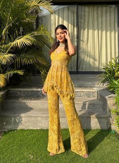 Haldi Dress, Indian Fits, Indian Bridesmaid Dresses, Haldi Outfits, Haldi Outfit, Diwali Outfits, Mehendi Outfits