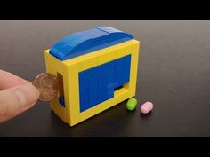 How to Make a Lego Candy Machine - Easy tutorial *no technic* - YouTube How To Make A Lego Candy Dispenser, Lego Building Ideas With Random Pieces, Lego Puzzle Box Tutorial, Cool Lego Ideas Easy, Lego City Ideas Easy, Lego Toaster, Lego Projects For Kids, Things To Make With Lego, Lego Ideas To Build Easy Step By Step