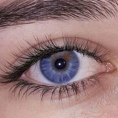 Prettiest Eye Color, Blue Eyes Aesthetic, Miranda Lawson, Blue Eye Color, Brunette Makeup