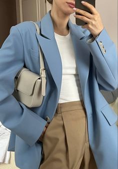 Light Blue Blazer Outfit, Blue Blazer Outfits For Women, Navy Blue Blazer Outfit, Spring Outfits Ideas, Blazer E Short, Light Blue Blazer, Smart Casual Women Outfits, Smart Casual Women