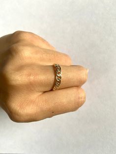 This listing is for the plain chain ring option ONLY- Visit our shop for the other Charm Ring options This gold chain ring is made out of solid 14K. A beautiful classic design. Great for stacking with other rings. With a curb link chain design this ring is great to dress up or down and comfortably wear daily. Visit us on Instagram @agoldmindjewelry for our custom jewelry designs and newest listings ▬ All jewelry pieces are sent in a gift box ▬ Our shipping and return policies: ~ Items will be sh Classic 14k Gold Chain Ring With Oval Link, Classic 14k Gold Oval Link Chain Ring, Classic Gold Chain Promise Ring, Gold Minimalist Link Ring, Everyday Yellow Gold Chain Link Ring, Classic 14k Gold Chain Ring For Everyday, Everyday Yellow Gold Chain Ring, Minimalist 14k Gold Oval Link Rings, Classic 14k Gold Chain Link Ring