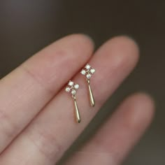 DARI Drop Earrings by Aújoira Diamond Studs 14k Gold - Etsy Tiny Diamond Earrings, Small Earrings Gold, Earrings Diamonds, Stud Earrings Women, Mangalsutra Design, Simple Snowflake, Crystal Water, Gold Rings Fashion, Jewellery Inspiration