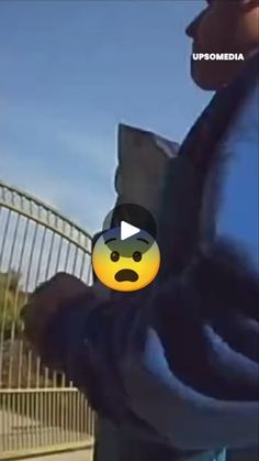 1.5M views · 52K reactions | Delivery driver is not afraid of a bear | This delivery driver is really #crazy. He didn't hesitate to chase away a #bear from a house just to keep doing his #job. 😱 | By The Kiwi | Facebook