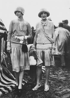 1920s Skirt, 1920s Outfit Ideas, 1920s Outfit, Twenties Dress, Style Année 20, Flapper Girls, 1920s Women, Fashion 1920s