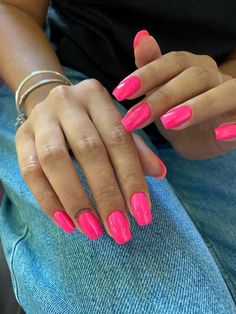 Bright Summer Nails Solid Color, Neon Shellac Nails, Acrylic Sparkle Nails, February Dip Nails Ideas, Hot Pink Square Nails, Vacation Nails Beach Mexico, Hot Pink Glitter Nails, Bright Colored Nails