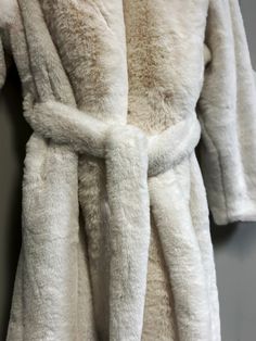 Fur Bed, Fuzzy Robe, Fur Bedding, Faux Fur Cape, Blankets For Winter, Luxury Robes, Fur Cape, Faux Fur Rug, Fur Blanket