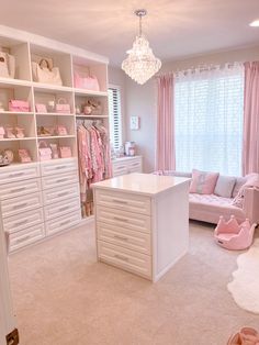 Dollar Tree Solar Light Ideas, Room Pink Aesthetic, Glam Rooms, Teenager Room, Princess Bedrooms, Outfit Elegante, Dream Closet Design, Gray House