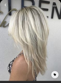 Haircuts For Medium Length Hair, Layered Haircuts For Medium Hair, Hairstyles For Women Over 50, Medium Long Hair, Blonde Hair Shades, Peinados Fáciles Para Cabello Corto, Haircuts For Medium Hair, Coily Hair, Medium Length Hair