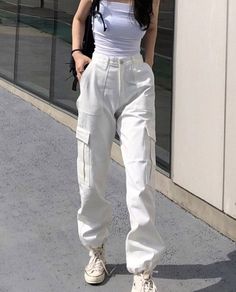 Patchwork Cargo Pants, Celana Jogger Wanita, Celana Fashion, White Cargo Pants, High Waist Trousers, Baggy Cargo Pants, Cargo Pants Outfit, Streetwear Mode, Women Streetwear